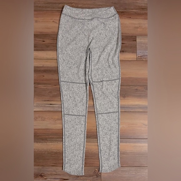Gymshark Dry Fleur Texture Leggings Gray High Waisted Full Length Size Medium - Picture 6 of 8